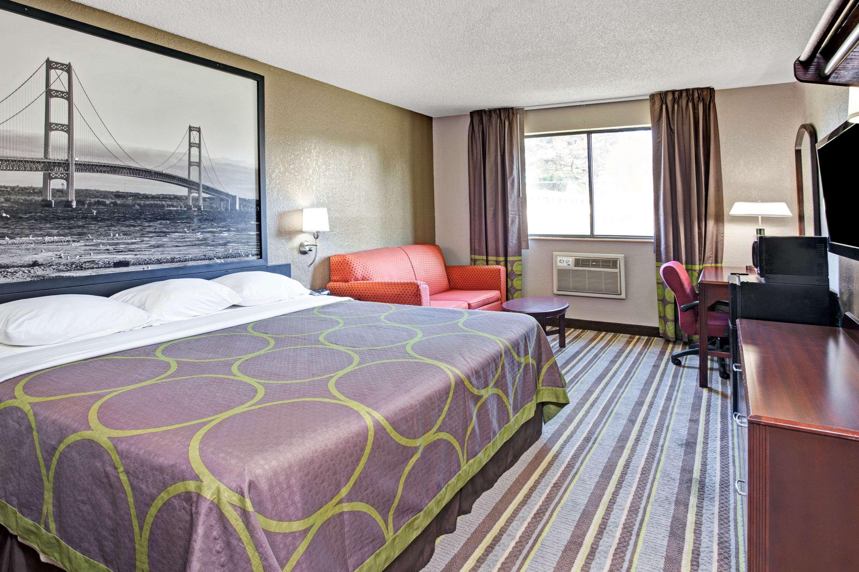 Super 8 By Wyndham Roseville/Detroit Area Esterno foto