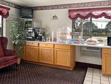 Super 8 By Wyndham Roseville/Detroit Area Ristorante foto